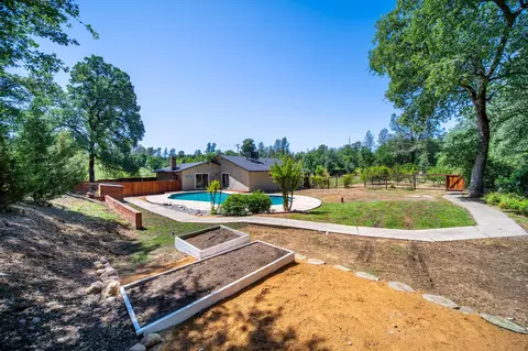 Exterior - 20035 Old Alturas Rd, Redding, CA 96003 photo 3 of 14