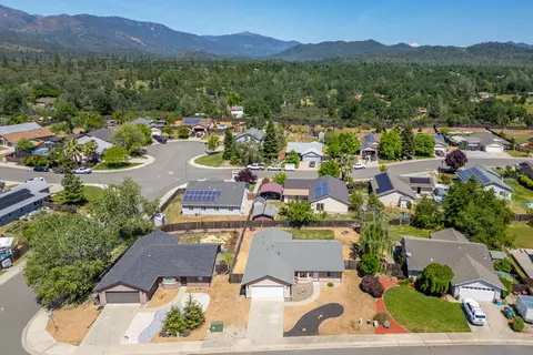 16878 Santa Barbara Dr, Redding, CA 96003 photo 23