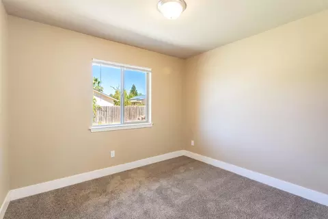 16878 Santa Barbara Dr, Redding, CA 96003 photo 14