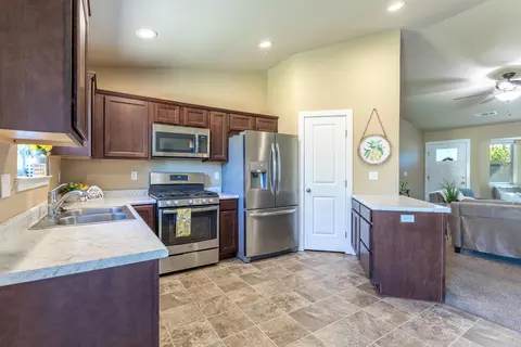16878 Santa Barbara Dr, Redding, CA 96003 photo 7