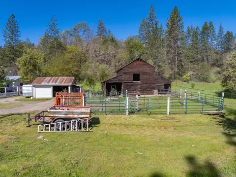 Exterior - 6790 Rush Creek Rd, Lewiston, CA 96052 photo 32 of 36