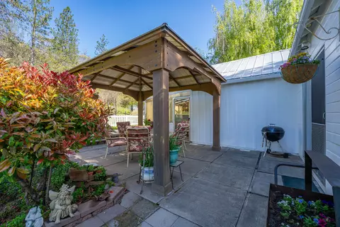 Exterior - 6790 Rush Creek Rd, Lewiston, CA 96052 photo 27 of 36