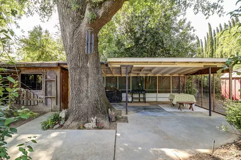Exterior - 2520 Star Dr, Redding, CA 96001 photo 6 of 19