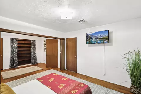 Bedroom - 2520 Star Dr, Redding, CA 96001 photo 6 of 9