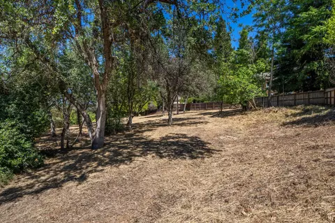 504 Seavy Ct, Redding, CA 96001 photo 5