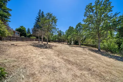 504 Seavy Ct, Redding, CA 96001 photo 4