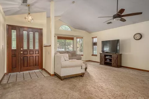 4689 Fiddleneck Dr, Redding, CA 96002 photo 2