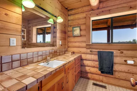 Bath - 25653 Glenburn Rd, Fall River Mills, CA 96028 photo 1 of 4