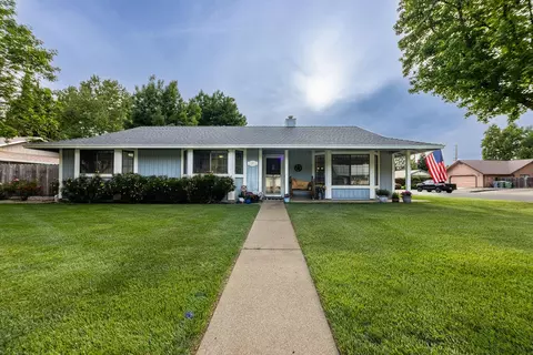 5729 Old Barn Way, Redding, CA 96001 photo 4