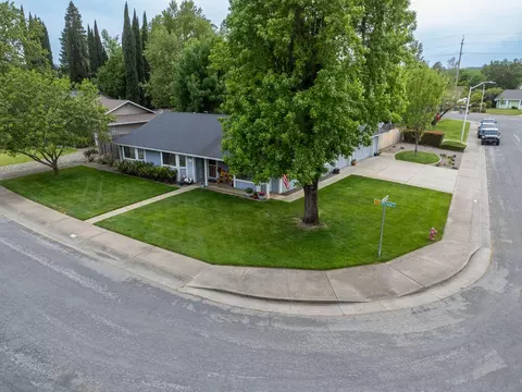 5729 Old Barn Way, Redding, CA 96001 photo 9