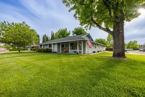 5729 Old Barn Way, Redding, CA 96001