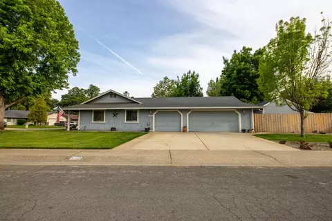 5729 Old Barn Way, Redding, CA 96001 photo 2