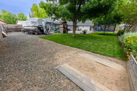 5729 Old Barn Way, Redding, CA 96001 photo 17