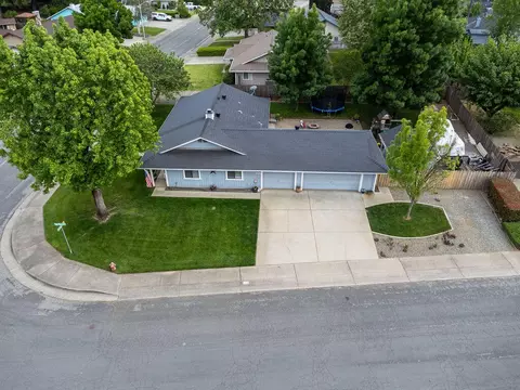 5729 Old Barn Way, Redding, CA 96001 photo 12