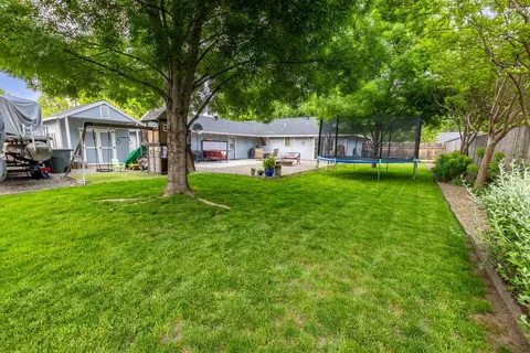 5729 Old Barn Way, Redding, CA 96001 photo 15