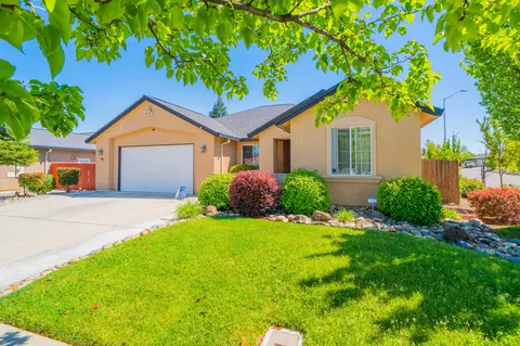 701 Rogue River Way, Redding, CA 96003