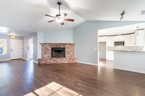 Living - 2345 Windwood Ct, Redding, CA 96002 photo 3 of 6