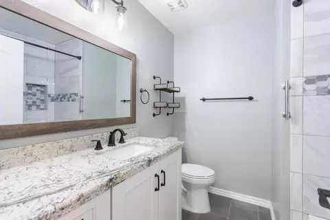 Bath - 2345 Windwood Ct, Redding, CA 96002 photo 3 of 3