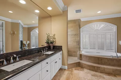 Bath - 8221 Kramer Ct, Redding, CA 96001 photo 2 of 5