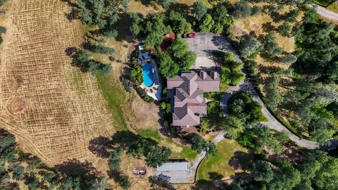 View/Area - 8221 Kramer Ct, Redding, CA 96001 photo 8 of 8
