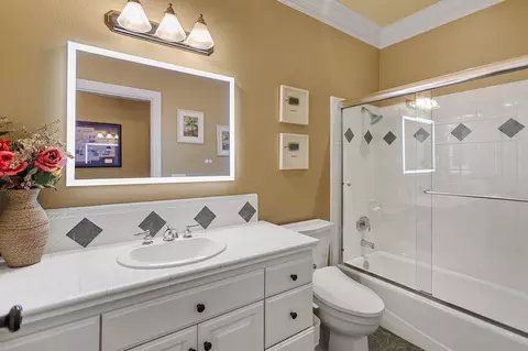 Bath - 8221 Kramer Ct, Redding, CA 96001 photo 3 of 5