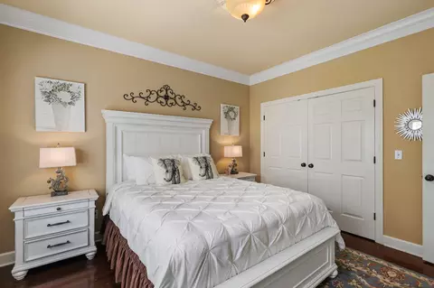 Bedroom - 8221 Kramer Ct, Redding, CA 96001 photo 5 of 9