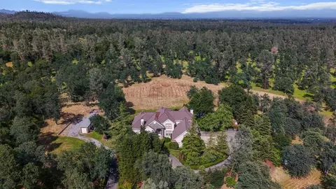 View/Area - 8221 Kramer Ct, Redding, CA 96001 photo 3 of 8