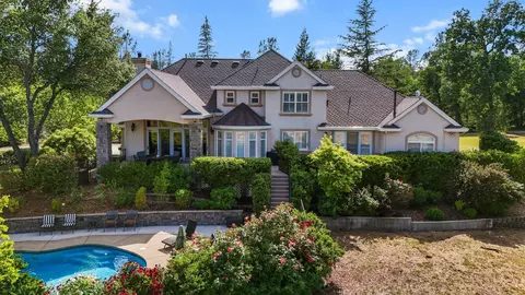 Exterior - 8221 Kramer Ct, Redding, CA 96001 photo 1 of 24