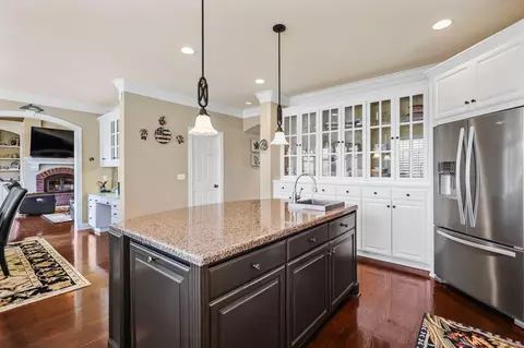 Kitchen - 8221 Kramer Ct, Redding, CA 96001 photo 3 of 4
