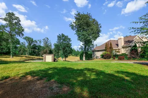 Exterior - 8221 Kramer Ct, Redding, CA 96001 photo 15 of 24