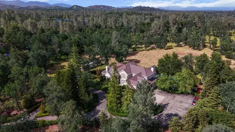 View/Area - 8221 Kramer Ct, Redding, CA 96001 photo 2 of 8
