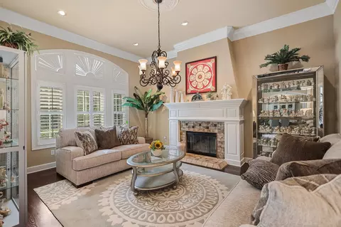 Living - 8221 Kramer Ct, Redding, CA 96001 photo 1 of 6