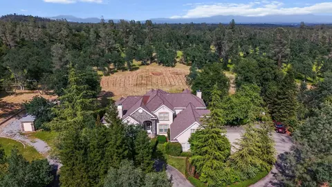 View/Area - 8221 Kramer Ct, Redding, CA 96001 photo 1 of 8