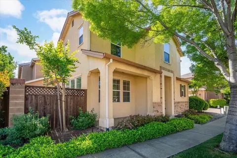 2103 Tuscany Way, Redding, CA 96003