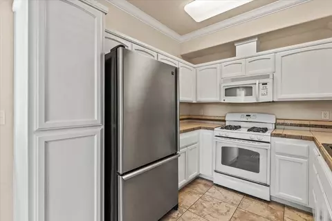 2103 Tuscany Way, Redding, CA 96003 photo 13