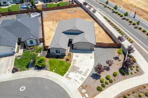 2876 Calaveras Ct, Redding, CA 96002 photo 6