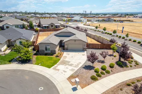 2876 Calaveras Ct, Redding, CA 96002 photo 5