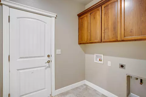 2876 Calaveras Ct, Redding, CA 96002 photo 20