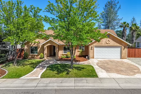 4551 Nantucket Dr, Redding, CA 96001