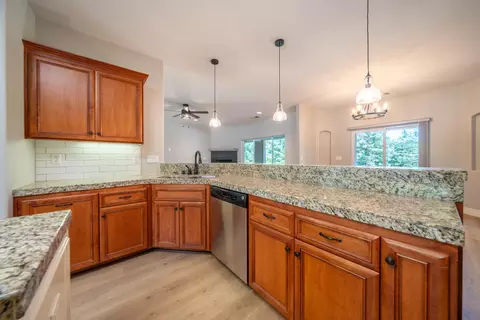 4551 Nantucket Dr, Redding, CA 96001 photo 10
