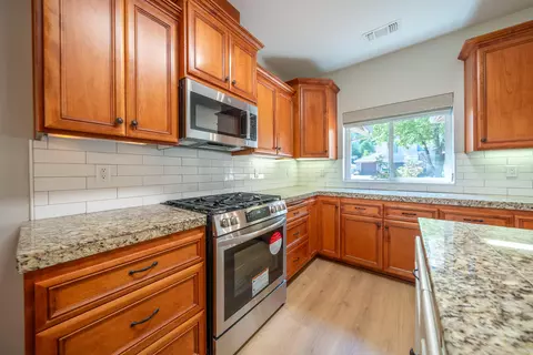 4551 Nantucket Dr, Redding, CA 96001 photo 8
