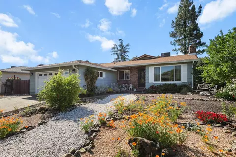 2099 Roxford Ct, Redding, CA 96001