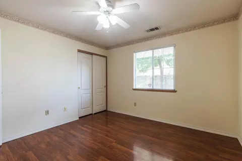 Bedroom - 2312 Windwood Ct, Redding, CA 96002 photo 2 of 2