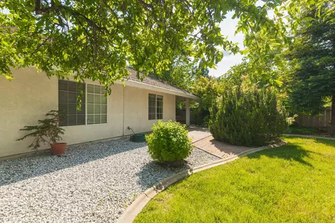 Exterior - 2312 Windwood Ct, Redding, CA 96002 photo 14 of 27