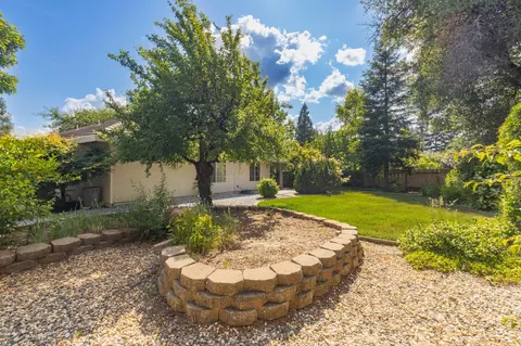Exterior - 2312 Windwood Ct, Redding, CA 96002 photo 15 of 27