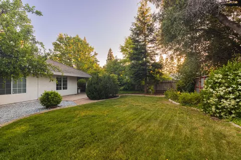 Exterior - 2312 Windwood Ct, Redding, CA 96002 photo 5 of 27