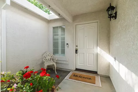 Entry Way - 2312 Windwood Ct, Redding, CA 96002 photo 1 of 3
