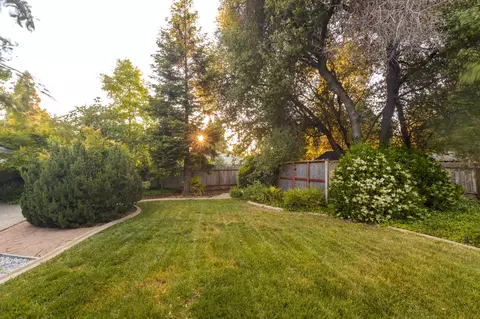 Exterior - 2312 Windwood Ct, Redding, CA 96002 photo 6 of 27