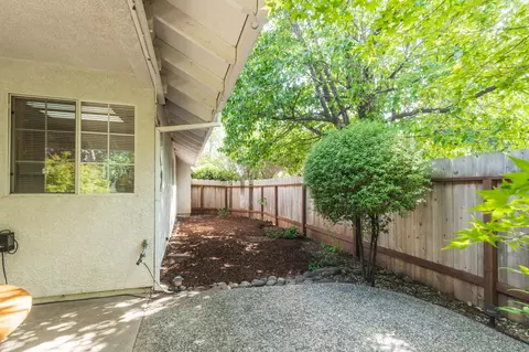 Exterior - 2312 Windwood Ct, Redding, CA 96002 photo 8 of 27