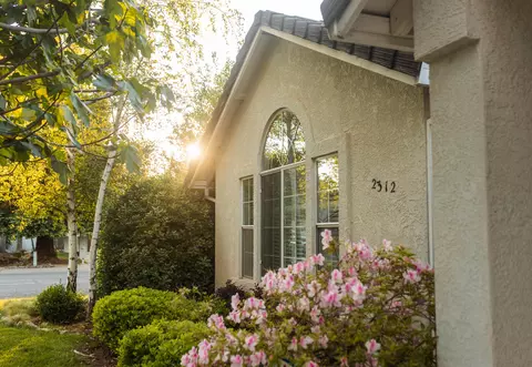 2312 Windwood Ct, Redding, CA 96002